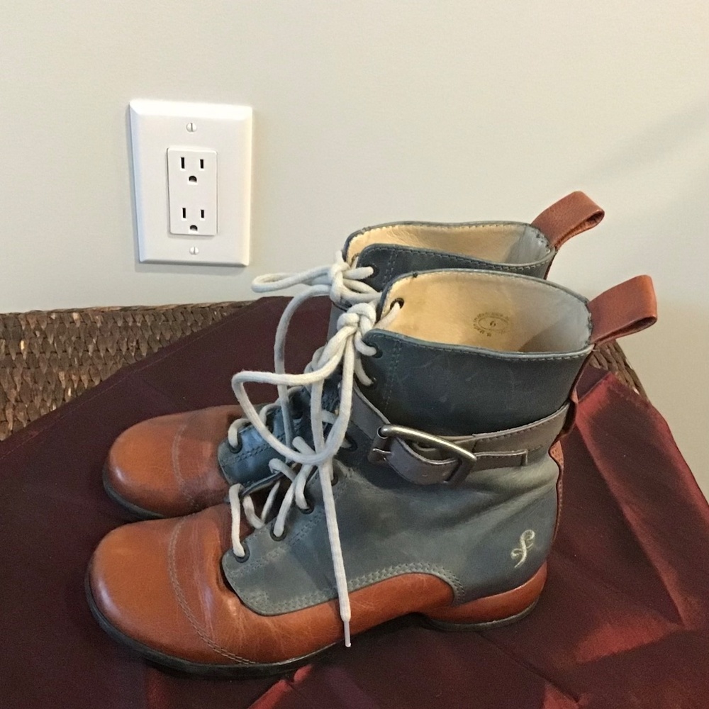 John Fluevog  Vintage inspired Jenna Boots size 6 - Picture 4 of 6